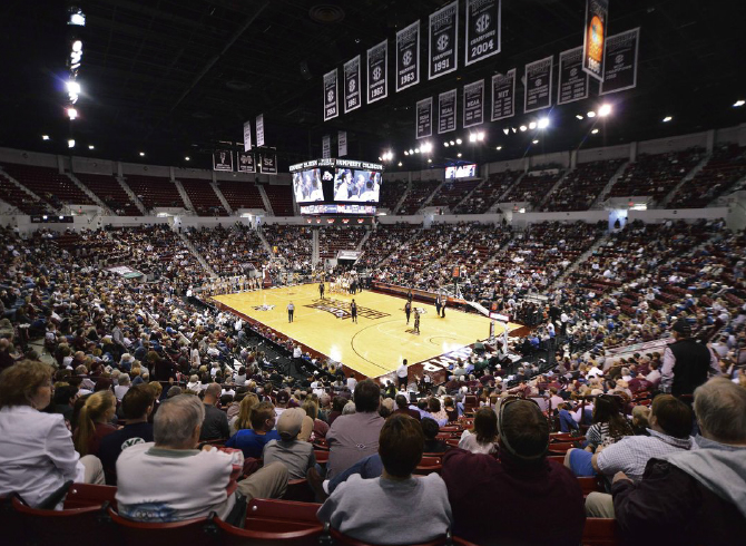 美國(guó)密西西比州立大學(xué)競(jìng)技場(chǎng)