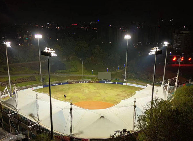 南京工業(yè)大學(xué)棒壘球運動場